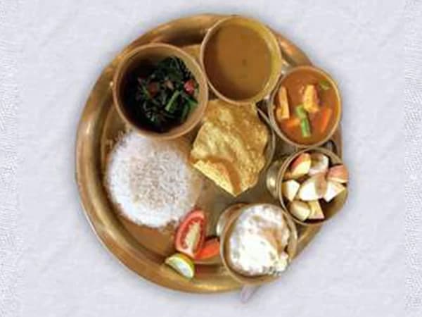 What kind of food you should expect while traveling to Sikkim & Darjeeling?