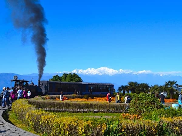 The Queen of Hills , Darjeeling Tour Package