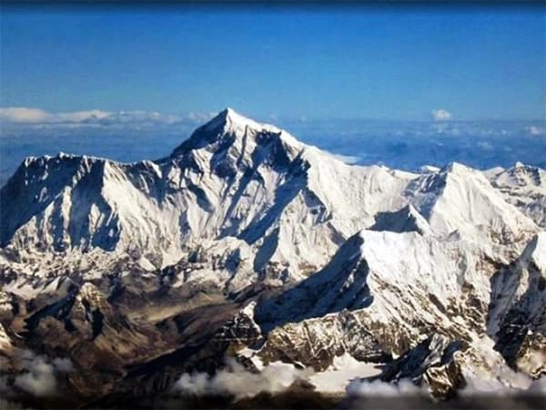 Everest Base Camp Trek with Helicopter Return - 11 Days