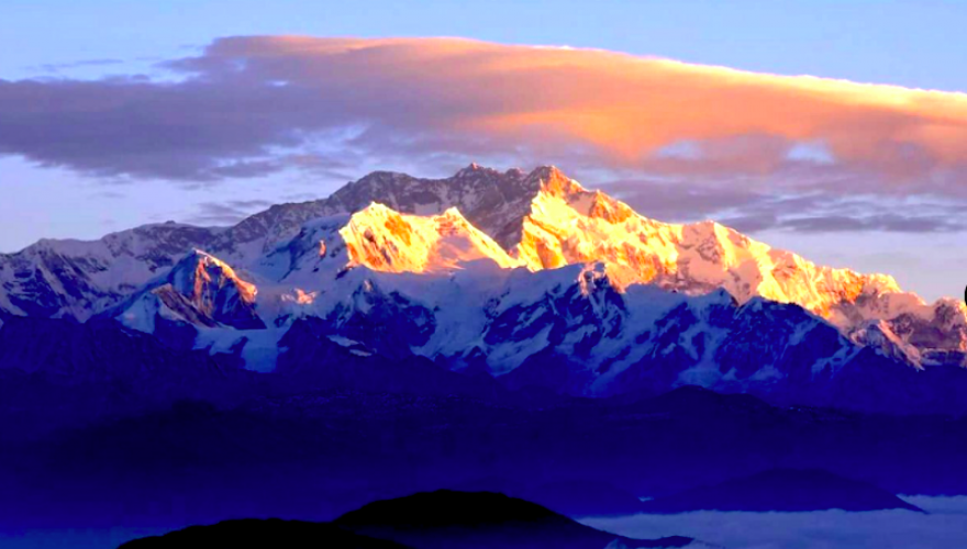 Mt. Kangchenjunga seen from Tiger Hill